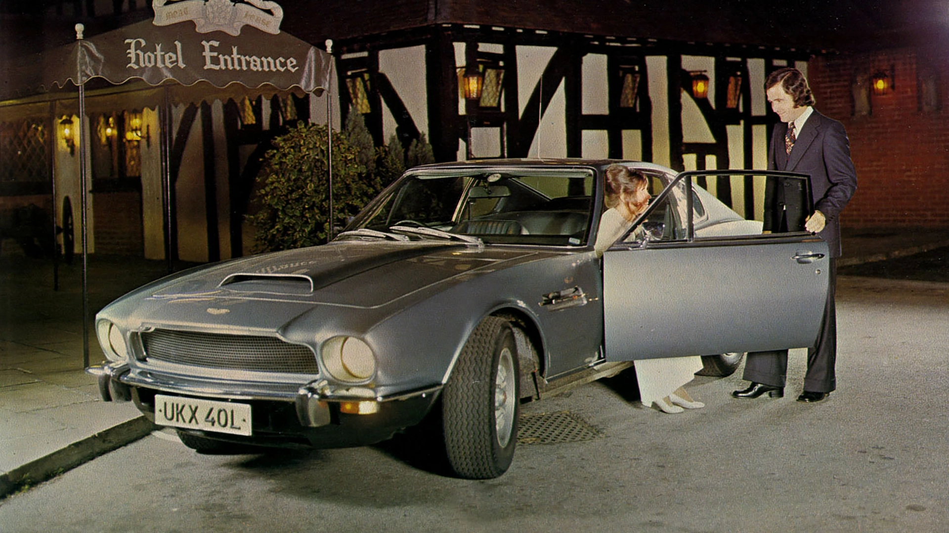 1975-aston-martin-v8-couple-car-back-catalogue