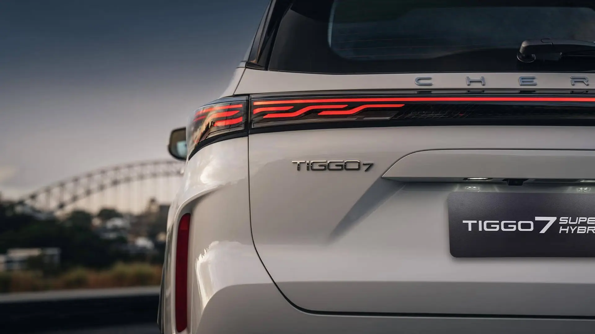 2025-chery-tiggo-7-phev-rear-cu-road-car-back-catalogue