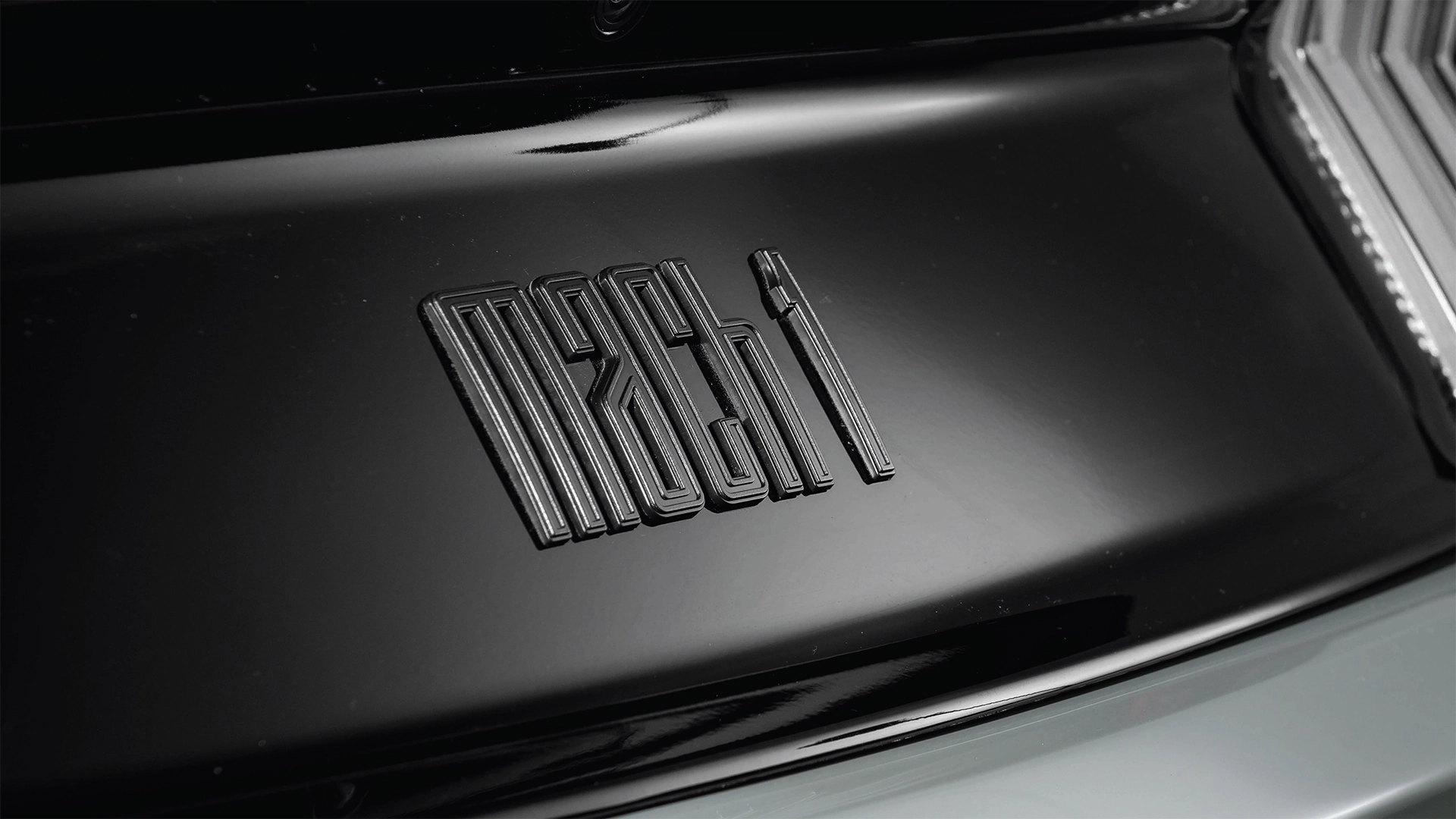 2021-ford-mustang-mach-1-badge-car-back-catalogue-1